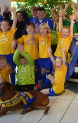 F1-Junioren - Trikotübergabe im AH Schinner