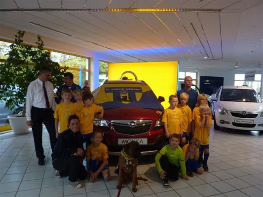 F1-Junioren - Trikotübergabe im AH Schinner